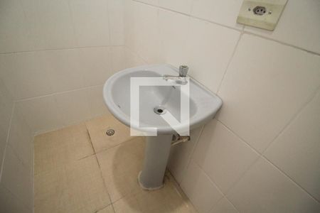 Casa à venda com 60m², 2 quartos e 1 vaga Casa à venda com 60m², 2 quartos e 1 vagaBanheiro