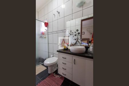 Casa à venda com 228m², 3 quartos e 2 vagasBanheiro da Suíte 2