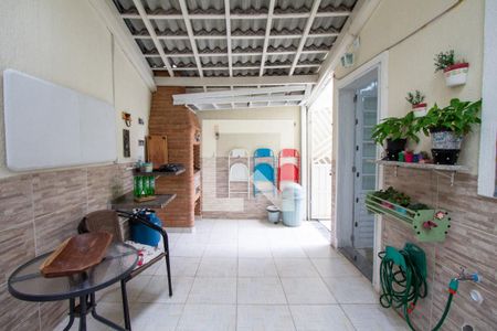 Casa à venda com 228m², 3 quartos e 2 vagasÁrea de Serviço