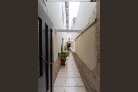 Casa à venda com 228m², 3 quartos e 2 vagasCorredor