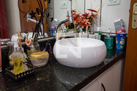 Casa à venda com 228m², 3 quartos e 2 vagasBanheiro da Suíte 2