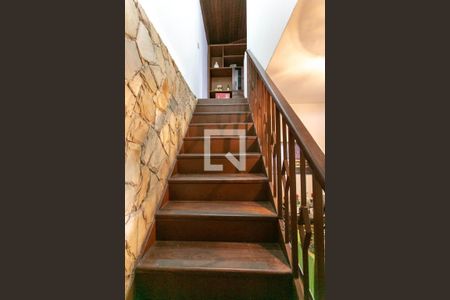 Casa à venda com 800m², 7 quartos e 5 vagasEscada