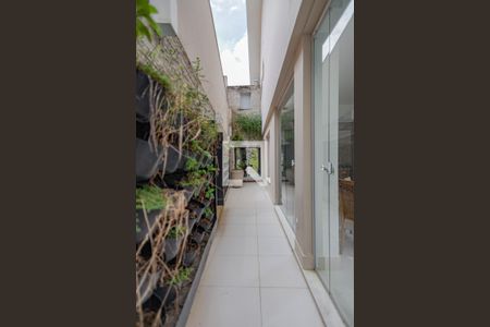 Casa à venda com 400m², 4 quartos e 4 vagasPiscina Corredor
