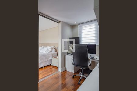 Casa à venda com 400m², 4 quartos e 4 vagasEscritório