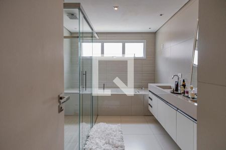 Casa à venda com 400m², 4 quartos e 4 vagasBanheiro da Suíte 3