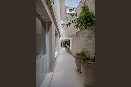 Casa à venda com 400m², 4 quartos e 4 vagasCorredor Piscina