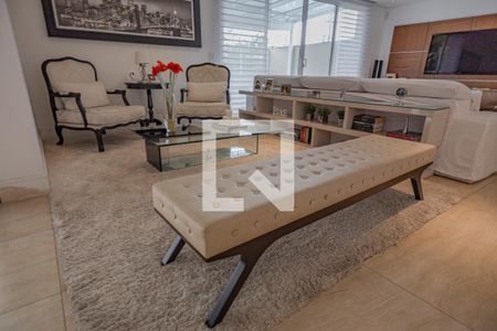 Casa à venda com 400m², 4 quartos e 4 vagasDetalhe Sala