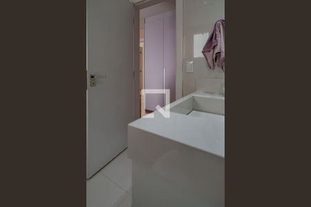 Casa à venda com 400m², 4 quartos e 4 vagasBanheiro da Suíte 2