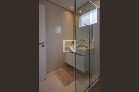 Casa à venda com 400m², 4 quartos e 4 vagasBanheiro da Suíte 1