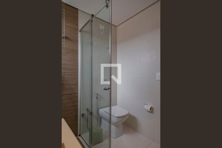 Casa à venda com 400m², 4 quartos e 4 vagasBanheiro da Suíte 1