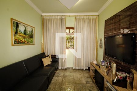 Casa à venda com 7 quartos, 252m² em Padre Eustáquio, Belo Horizonte