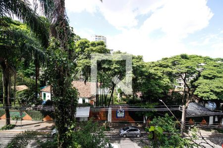 Casa à venda com 519m², 4 quartos e 3 vagasVista