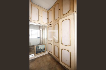 Casa à venda com 519m², 4 quartos e 3 vagasCloset