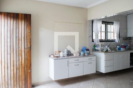 Casa para alugar com 150m², 3 quartos e 3 vagas Casa para alugar com 150m², 3 quartos e 3 vagascozinha