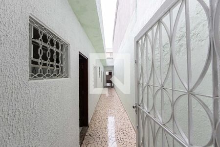 Casa à venda com 172m², 3 quartos e 2 vagasCorredor externo