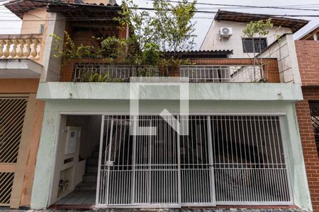 Casa à venda com 172m², 3 quartos e 2 vagasFachada