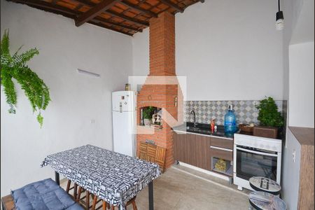Casa à venda com 150m², 3 quartos e 2 vagas Casa à venda com 150m², 3 quartos e 2 vagasÁrea comum - Churrasqueira