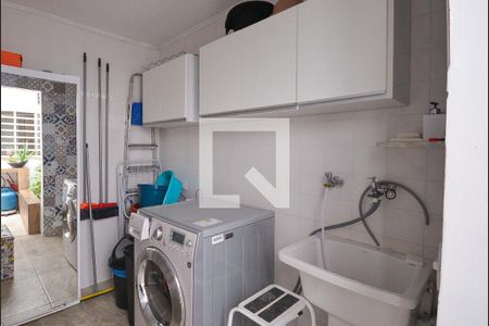 Casa à venda com 150m², 3 quartos e 2 vagas Casa à venda com 150m², 3 quartos e 2 vagasArea de Serviço