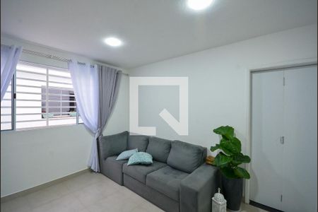 Sala de TV de casa à venda com 3 quartos, 150m² em Jardim Maria Estela, São Paulo
