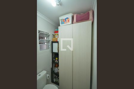 Casa à venda com 150m², 3 quartos e 2 vagas Casa à venda com 150m², 3 quartos e 2 vagasBanheiro Serviço