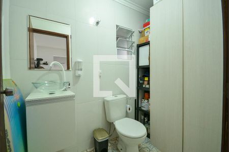 Casa à venda com 150m², 3 quartos e 2 vagas Casa à venda com 150m², 3 quartos e 2 vagasBanheiro Serviço