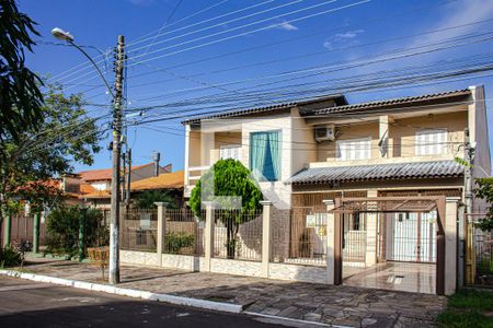 Casa à venda com 298m², 4 quartos e 3 vagasFachada