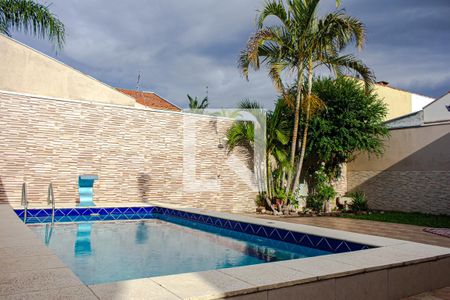 Casa à venda com 298m², 4 quartos e 3 vagasPiscina