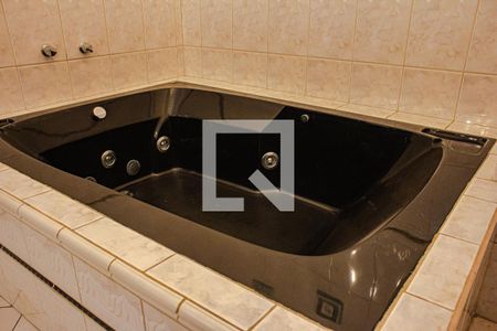 Casa à venda com 298m², 4 quartos e 3 vagasBanheiro da Suíte 1