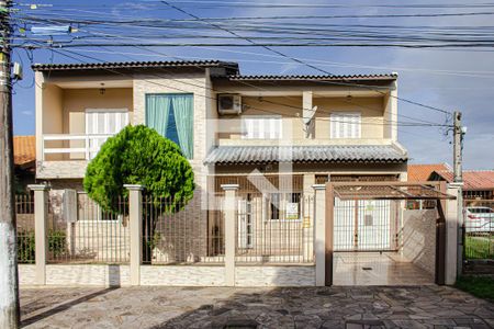 Casa à venda com 298m², 4 quartos e 3 vagasFachada