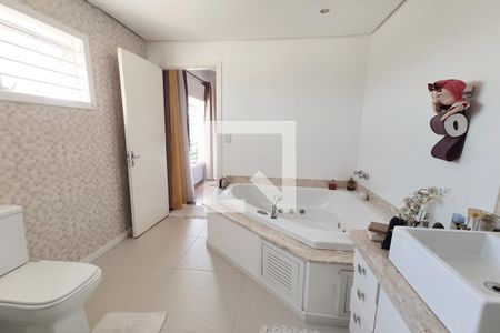 Casa para alugar com 225m², 3 quartos e 6 vagasBanheiro da Suíte