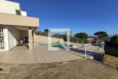 Casa para alugar com 225m², 3 quartos e 6 vagasPiscina