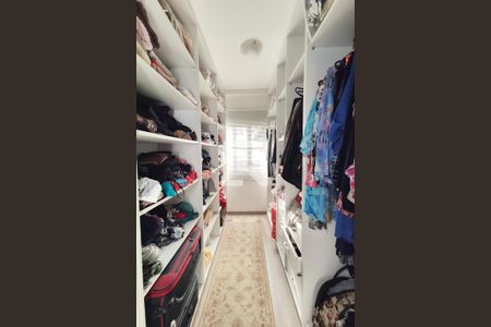 Casa para alugar com 225m², 3 quartos e 6 vagasCloset da suíte