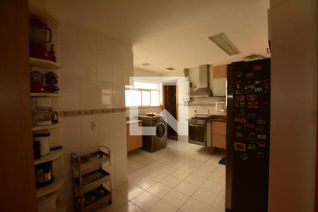 Apartamento para alugar com 137m², 3 quartos e 2 vagasCozinha
