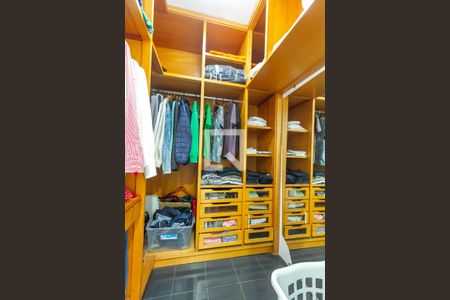 Casa para alugar com 600m², 6 quartos e 6 vagas Casa para alugar com 600m², 6 quartos e 6 vagasCloset da suíte 4