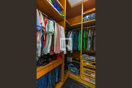 Casa para alugar com 600m², 6 quartos e 6 vagas Casa para alugar com 600m², 6 quartos e 6 vagasCloset da suíte 4