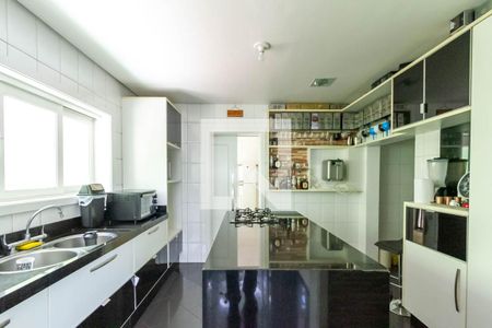 Casa para alugar com 600m², 6 quartos e 6 vagas Casa para alugar com 600m², 6 quartos e 6 vagasCozinha