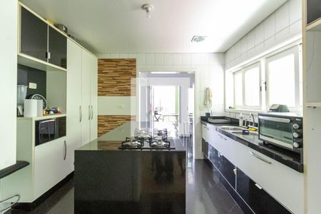 Casa para alugar com 600m², 6 quartos e 6 vagas Casa para alugar com 600m², 6 quartos e 6 vagasCozinha