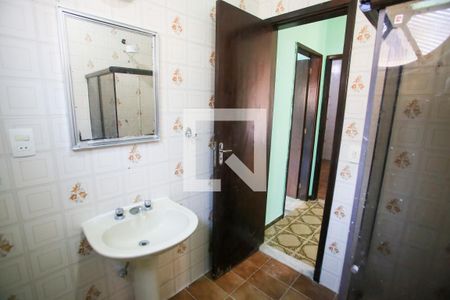 Banheiro de casa para alugar com 2 quartos, 120m² em Taquara, Rio de Janeiro