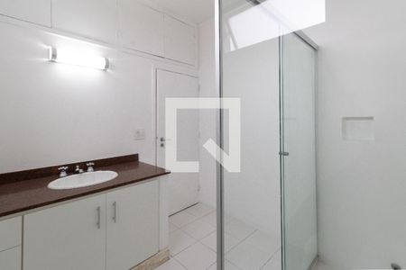Apartamento à venda com 221m², 3 quartos e 2 vagasBanheiro da suíte