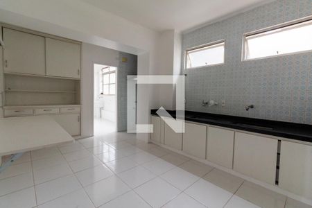 Apartamento à venda com 221m², 3 quartos e 2 vagasCozinha