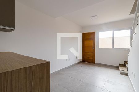 Sala de casa de condomínio para alugar com 2 quartos, 55m² em Vila Brasílio Machado, São Paulo