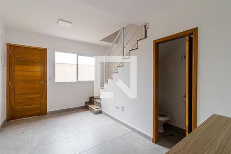 Sala de casa de condomínio para alugar com 2 quartos, 55m² em Vila Brasílio Machado, São Paulo
