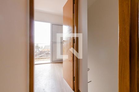 Corredor de casa de condomínio para alugar com 2 quartos, 55m² em Vila Brasílio Machado, São Paulo