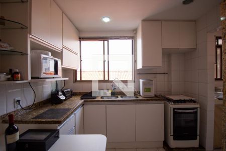 Apartamento para alugar com 131m², 3 quartos e 2 vagas Apartamento para alugar com 131m², 3 quartos e 2 vagasCozinha