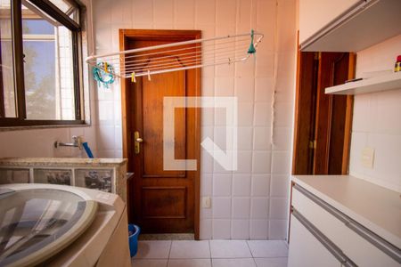 Apartamento para alugar com 131m², 3 quartos e 2 vagas Apartamento para alugar com 131m², 3 quartos e 2 vagasÁrea de Serviço