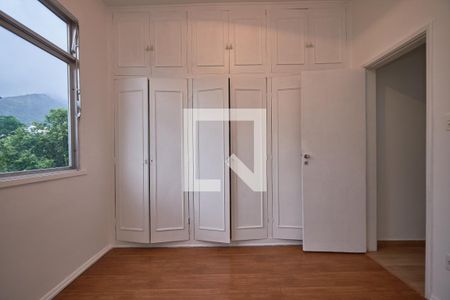 Quarto 1 de apartamento para alugar com 2 quartos, 65m² em Grajaú, Rio de Janeiro