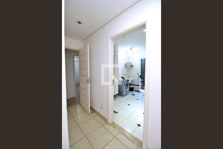 Casa à venda com 788m², 9 quartos e 10 vagasCorredor