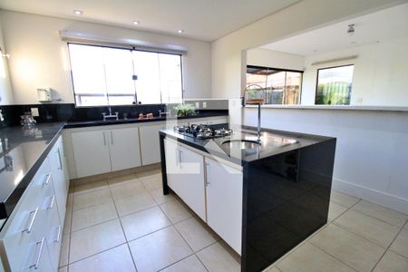 Casa à venda com 788m², 9 quartos e 10 vagasCozinha