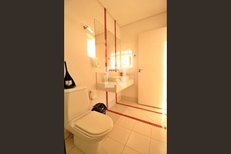 Casa à venda com 788m², 9 quartos e 10 vagasBanheiro Social