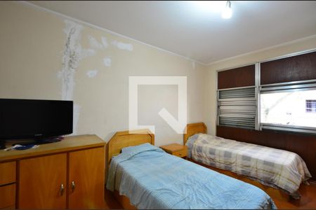 Casa à venda com 300m², 3 quartos e 8 vagasSuíte 2